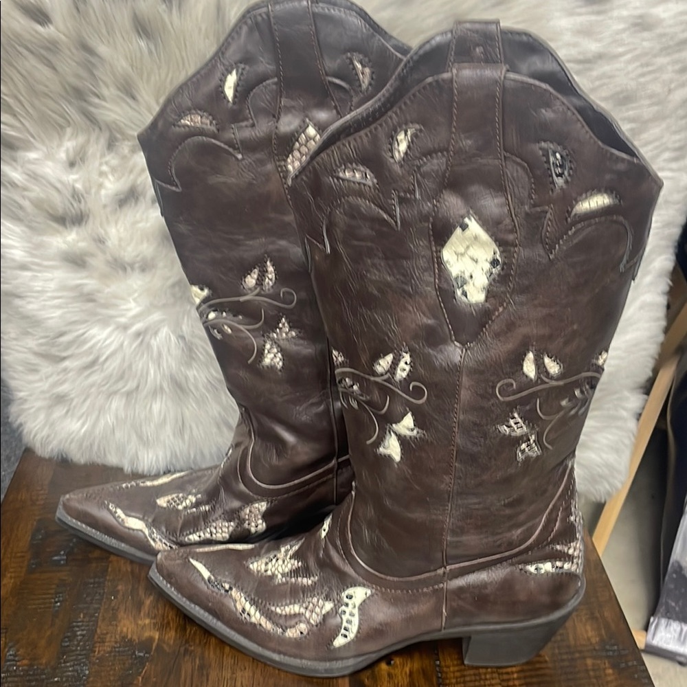 Roper Rockstar Women's Chocolate Python Snake Inlay Pointed Toe Western Boots